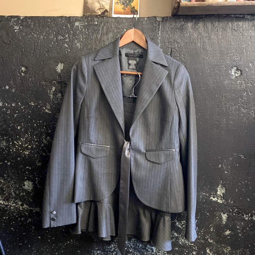 Shelli Segal women’s suit